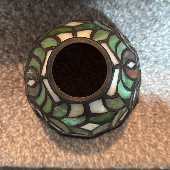 Tiffany Style Stained Glass Lamp Shade Replacement - Floral and Geometric - Picture 4 of 5